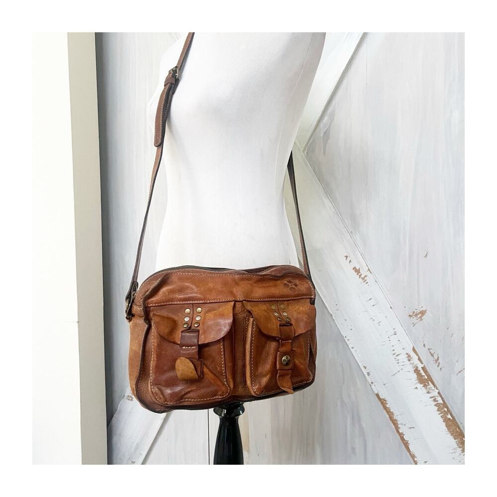 Patricia Nash Vintage Teramo Crossbody Saddlebag Flap Pockets Tan Western